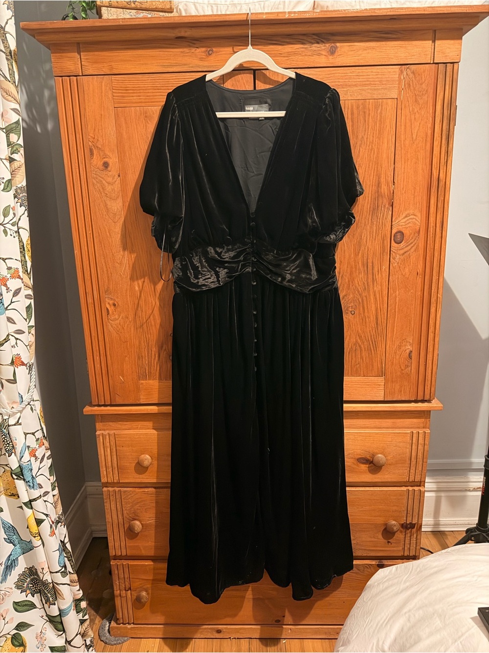 The Katerina Button-Front Dress: Velvet Edition - Picture 7 of 7